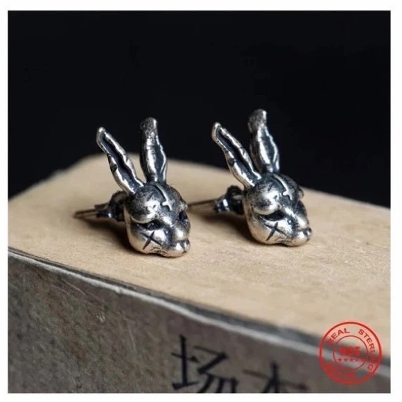 Single accent gothic style cross bunny stud earring S925 sterling silver retro - Picture 1 of 6